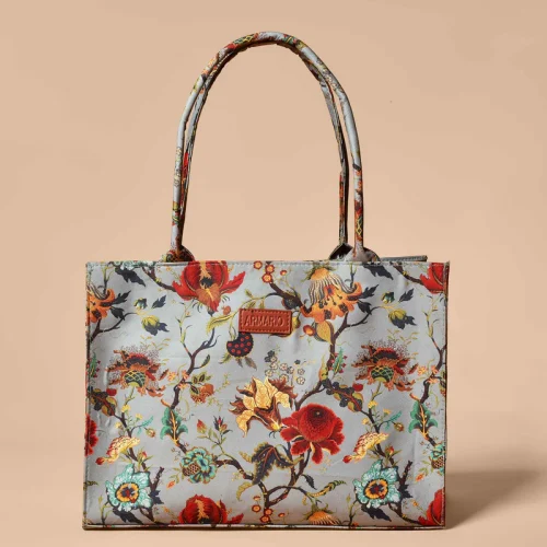 web-01_e0f2a3d8-58cf-48f1-9abe-92f51e9a94c4_800x